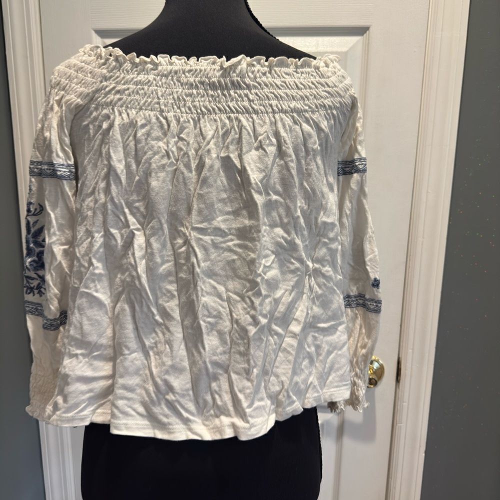 American Eagle Outfitters Cream Smocked Blouse in size XS - Picture 4 of 6